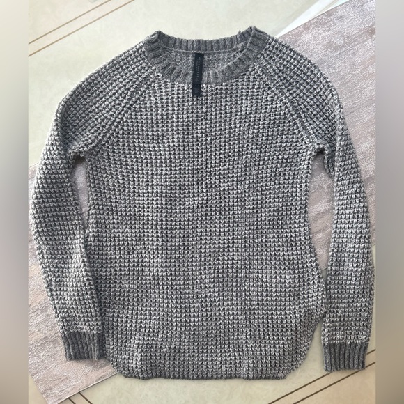 Aeropostale Women’s Sweater - Picture 5 of 16